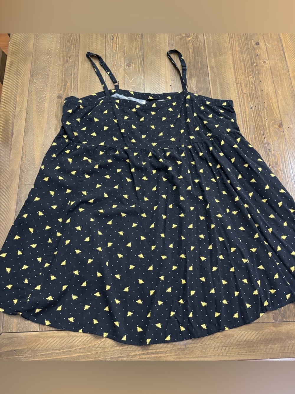 Torrid Mini Challis Sleeveless Sundress in Busy Bee Deep Black Pattern - Picture 2 of 7